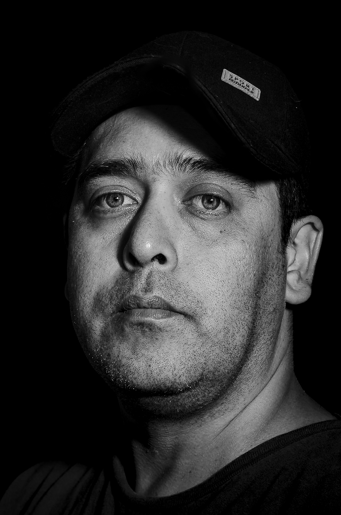 Retrato de Max Villegas en clave baja